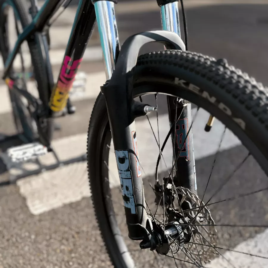 NS Bikes Dirt 26  RST + Kenda | Segunda mano